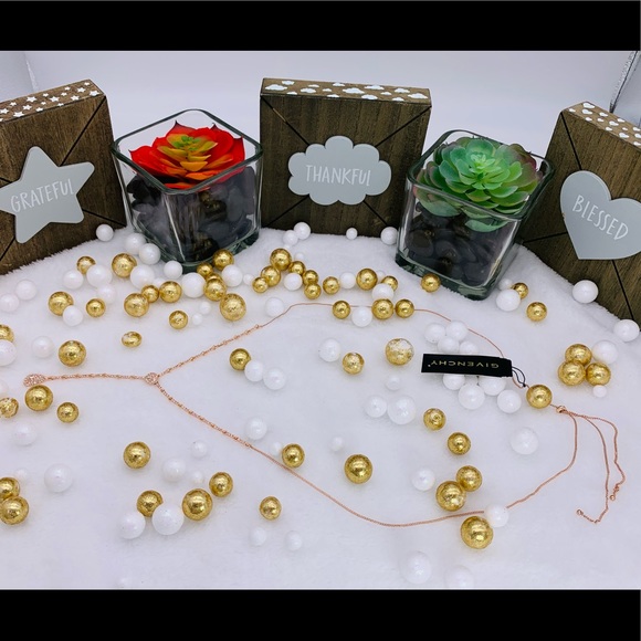 Scattered Crystals Adjustable Lariat Necklace - Picture 4 of 13